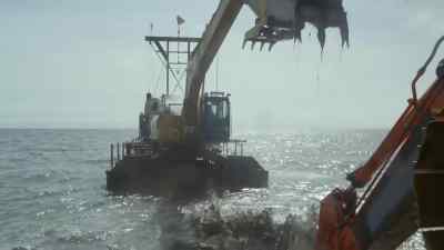 He's getting mad back. - Bering Sea Gold