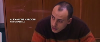 He's giving a statement, - A Life Too Short: The Isabella Nardoni Case