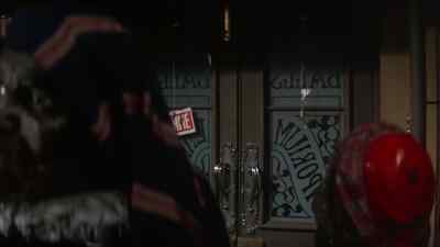 He's going in. - Trail of the Pink Panther