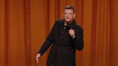 He's going, "We're gonna
start off with one minute, - Kevin Bridges: The Overdue Catch-Up
