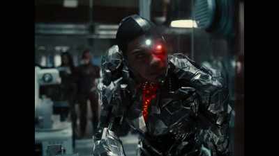 He's gone back to his base - Zack Snyder's Justice League