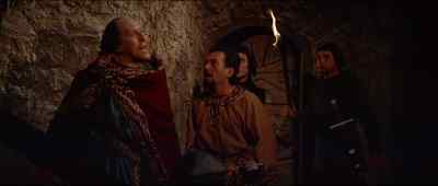 - He's gone, sire!
- Hunt him down. - The Vikings