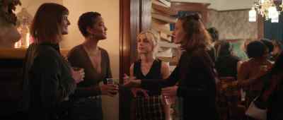 - He's gonna be so obsessed with you.
- Wait, really? Okay. - Sweethearts