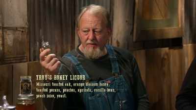 He's got a really,
really good barrel-finished
rapid aged whiskey here. - Moonshiners: Master Distiller