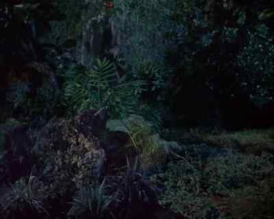 He's got our scent.
What do we do? - Land of the Giants