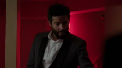 He's got my security card. - Blindspot