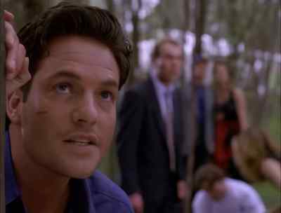 He's got some kind of sensing device. - Time Trax