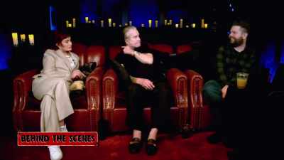 - He's grooming.
- [Sharon] He's having a-- - The Osbournes Want to Believe