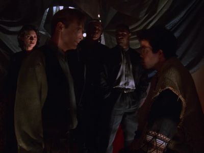 He's here all right.
I saw him. - Babylon 5