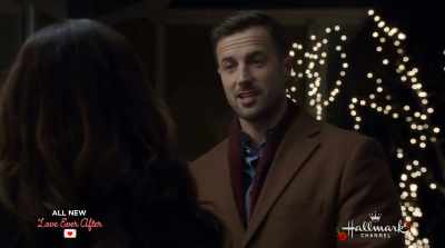 - He's here?
- Yeah, we live together. - The Secret Ingredient