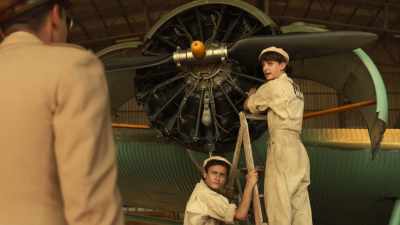 He's in Barcelona, Spagna. - Catch-22