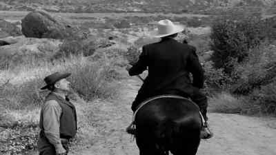 He's in that cabin, colonel. - The Sea of Grass