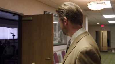 - He's in the room right here?
- Yeah. - Mister America