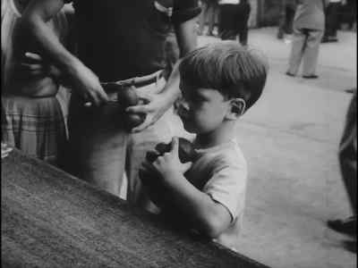 He's in my way mister. - Little Fugitive