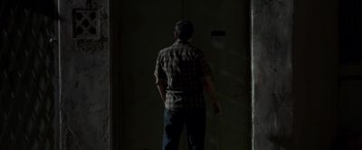 He's knocking. - American Sniper