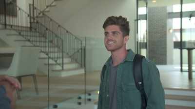 He's, like,
friends with Mauricio's daughter, - Buying Beverly Hills