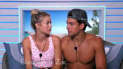 >> HE'S LIKE, WILL YOU GUYS COME
OVER AND HELP ME BUILD SOMETHING - Love Island