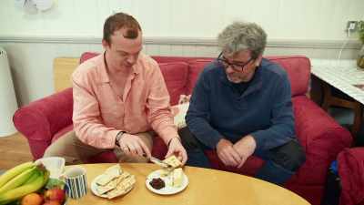 He's making a right mess of it.
This knife's not very sharp. - James May and the Dull Men