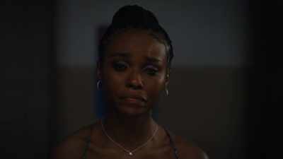 He's making me choose between you
and everyone else at prom. - Naomi