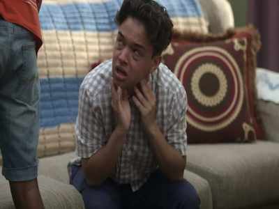 He's making everything about a girl.
I'll leave you two to discuss. - On My Block