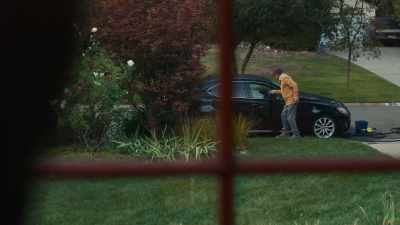 -He's making somebody happy.
-(car alarm chirping) - DAVE