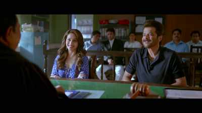 ...he's making these four fools his partner - Total Dhamaal