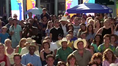 He's moving, he's moving. - Miss Congeniality