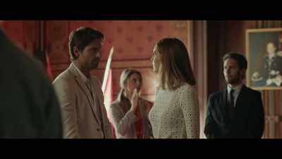 -He's never loved you.
-Stella… - Spoiled Brats