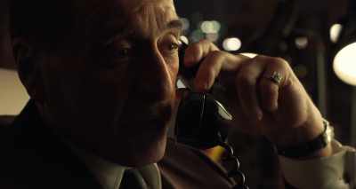 - He's not an easy man to please.
- Well, I do my best. - The Irishman