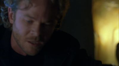 - He's not breathing.
- He's dead. - Fringe