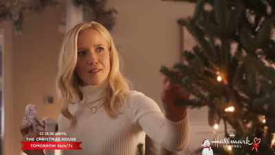 -He's not like I remember.
-Really? How so? - A Nashville Christmas Carol