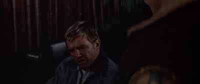 - He's not even listening to you, Kelly. - Grizzly