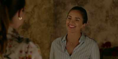 - He's not on holiday.
(chuckling) - For Love & Honey