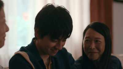 - He's polite. And so handsome!
- Mmm. - American Born Chinese