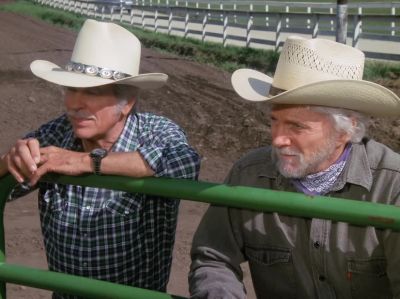 - He's quick, isn't he?
- Yeah, doing fine. - Dallas