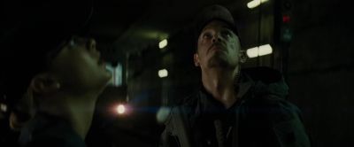 He's right above us. - Suicide Squad