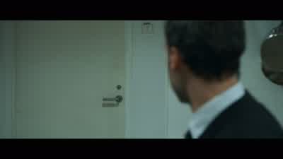 He's right there. - Ocean's Eight