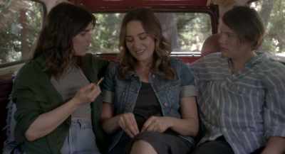 He's seeing...
Do you remember Diane, his ex? - The Feels