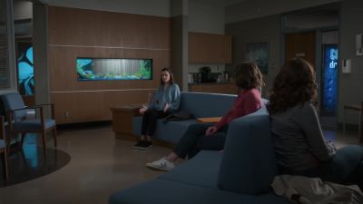 He's seizing. - The Good Doctor