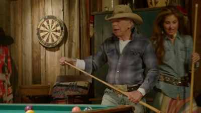 - He's sizing up the competition.
- My dad is loose and easy. - Very Ralph