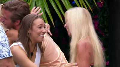 >> HE'S SO CUTE. - Love Island