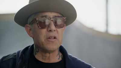 He's spinning, he's varialing,
he's doing finger flips. - Tony Hawk: Until the Wheels Fall Off