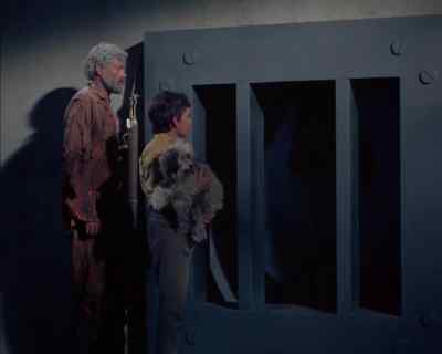 He's starting his rounds.
Please hurry. - Land of the Giants