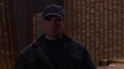 He's...staying behind. - Stargate SG-1