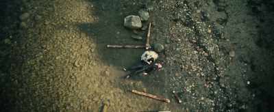He's still alive.
We'll take him with us. - Redbad