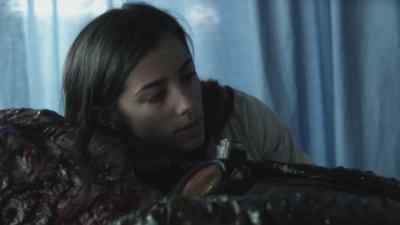 He's still breathing. - Falling Skies