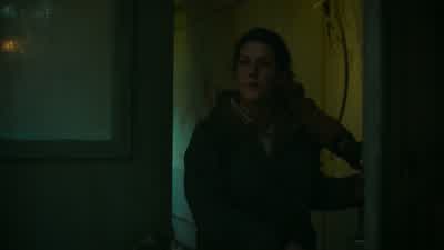 He's still in the city. - The Last of Us