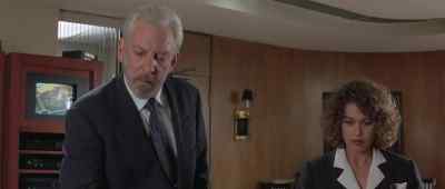 He's still moving. - The Puppet Masters