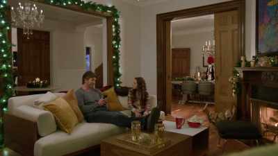 He's the only cousin
you have. (chuckles) - The Secret Gift of Christmas