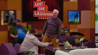 He's throwing peanuts
into his mouth - LOL: Last One Laughing Canada